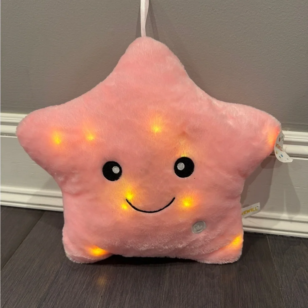 NWT We Will Smiling Pink Star Electronic  Light-Up Plush Toy Stuffed Animal Girl